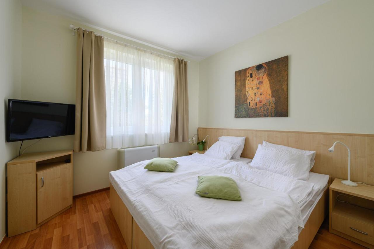 Mirage Wellness Apartman Hajduszoboszlo Bagian luar foto
